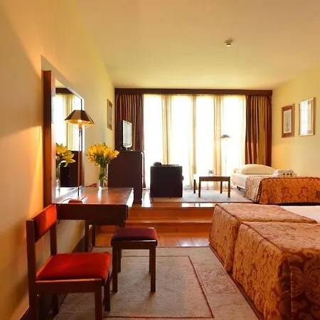 Mosteiro De Guimarães