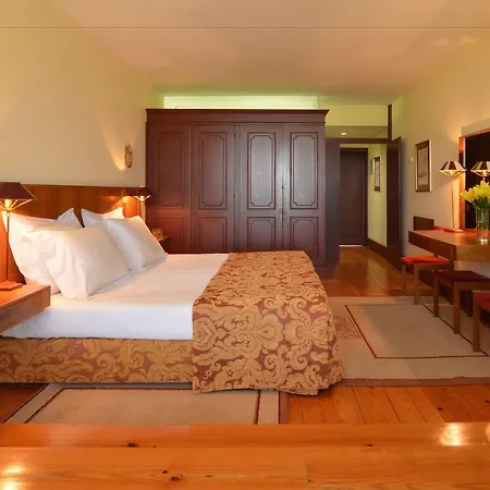 Hotel Mosteiro De 5*