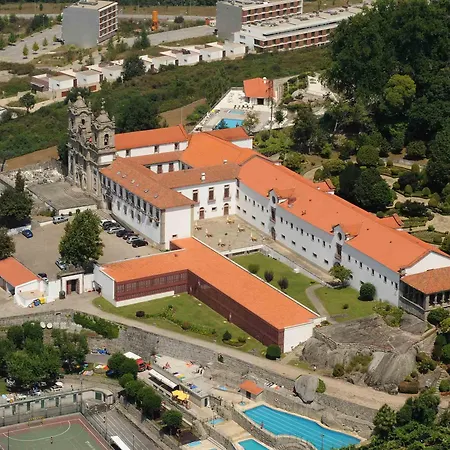 Mosteiro De Гимарайнш