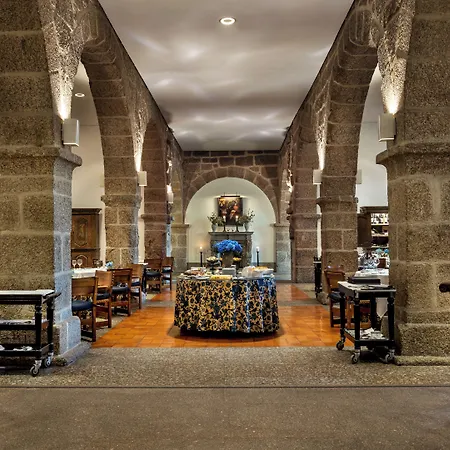 Mosteiro De Guimarães