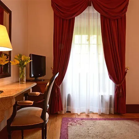 Mosteiro De Otel 5*