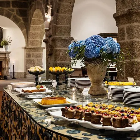 Mosteiro De Гимарайнш