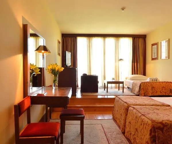 Mosteiro De Guimarães