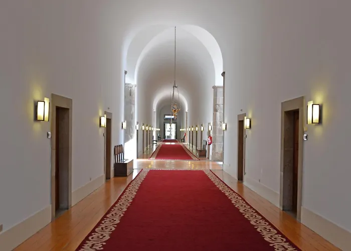 Hotel Mosteiro De 5*